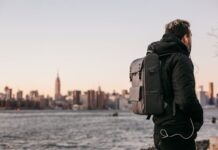 Czym różnią się plecaki turystyczne od miejskich i który z nich warto wybrać? plecak